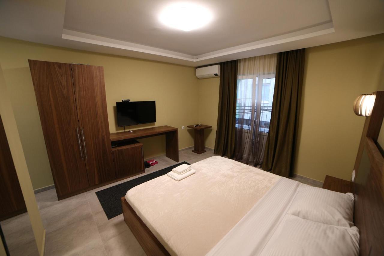 Hotel Centrum Titova Mitrovica المظهر الخارجي الصورة