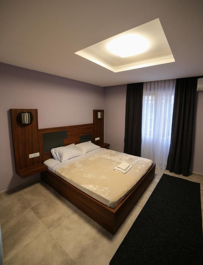 Hotel Centrum Titova Mitrovica المظهر الخارجي الصورة