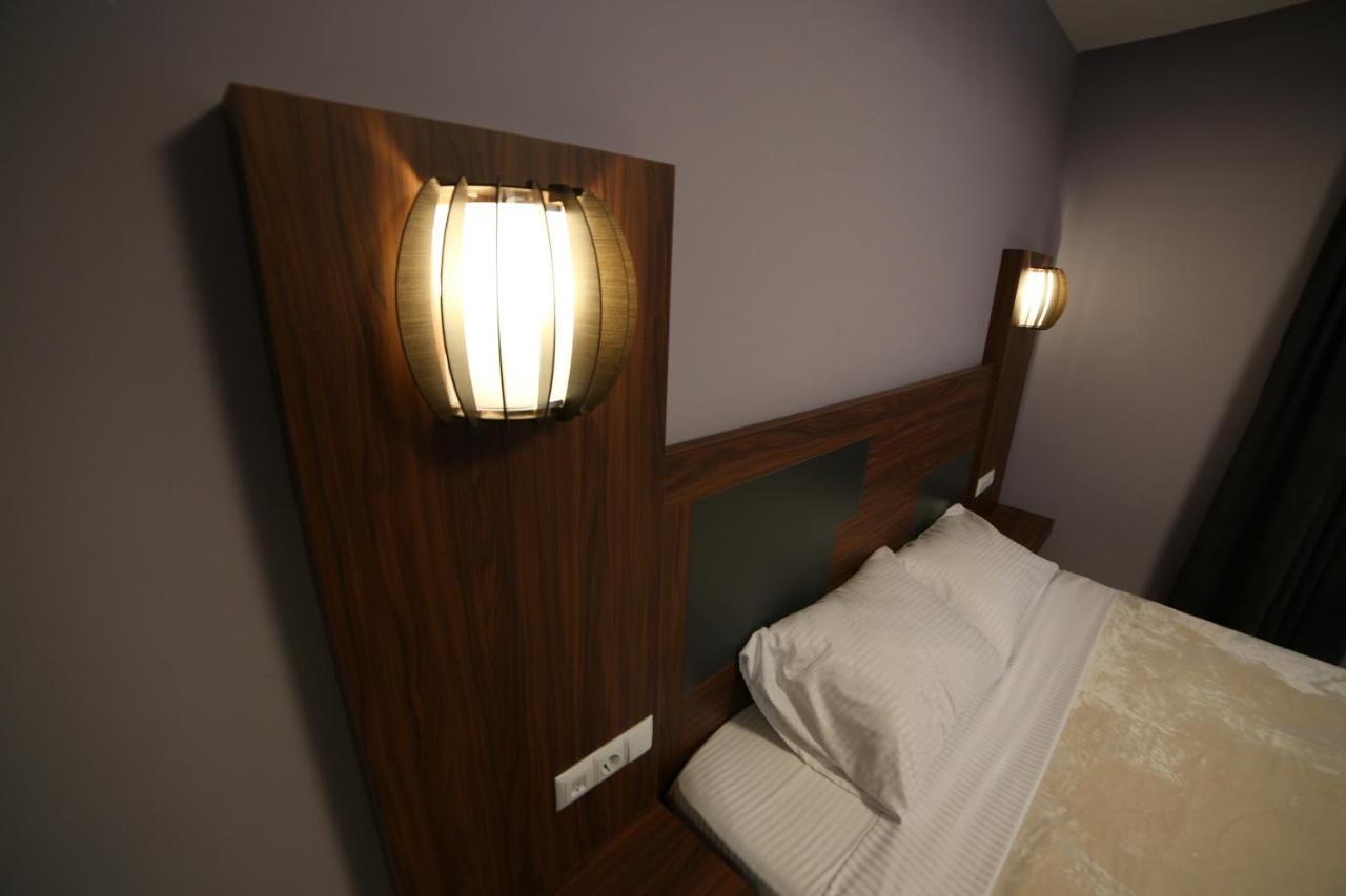 Hotel Centrum Titova Mitrovica المظهر الخارجي الصورة
